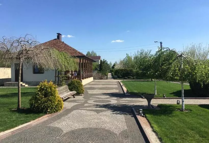 ユースホステル Vesyolaya Rochsha