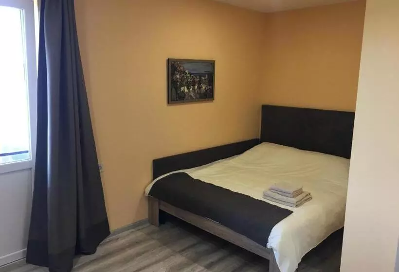 ユースホステル Vesyolaya Rochsha