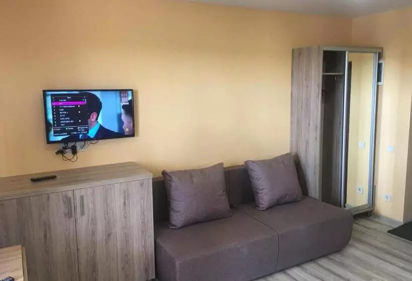 ユースホステル Vesyolaya Rochsha