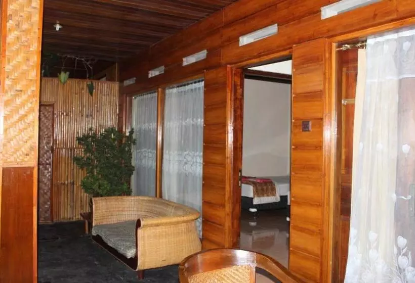 Bed & Breakfast Sukuh Cottage