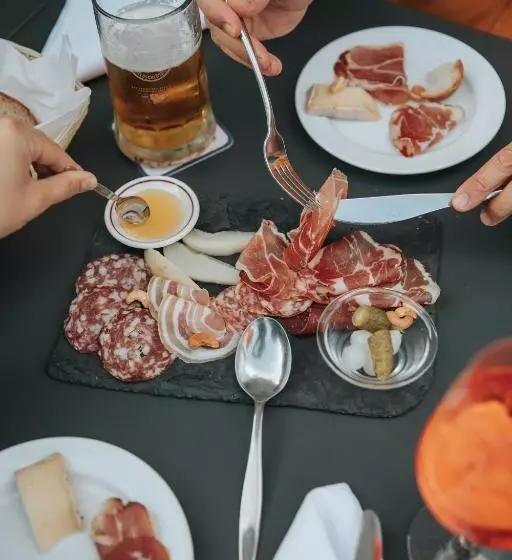 ホテル Albergo Robiei