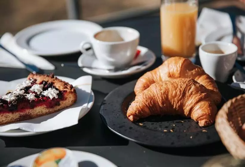 ホテル Albergo Robiei