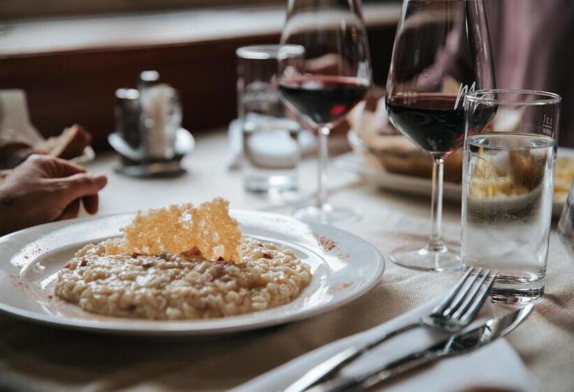 Отель Albergo Robiei