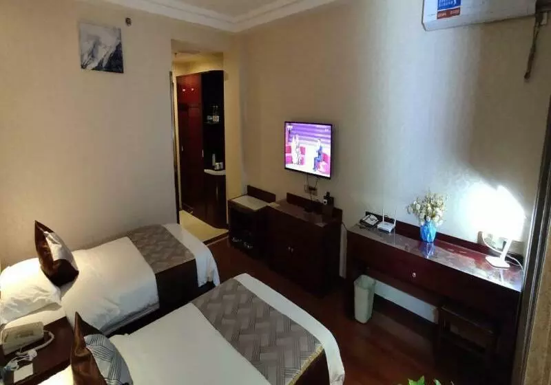 Hotelli Greentree Inn Gansu Jiuquan Guazhou Zhangzhi Park Express