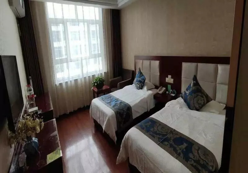 Hotelli Greentree Inn Gansu Jiuquan Guazhou Zhangzhi Park Express