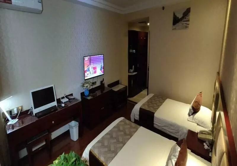 Hotelli Greentree Inn Gansu Jiuquan Guazhou Zhangzhi Park Express