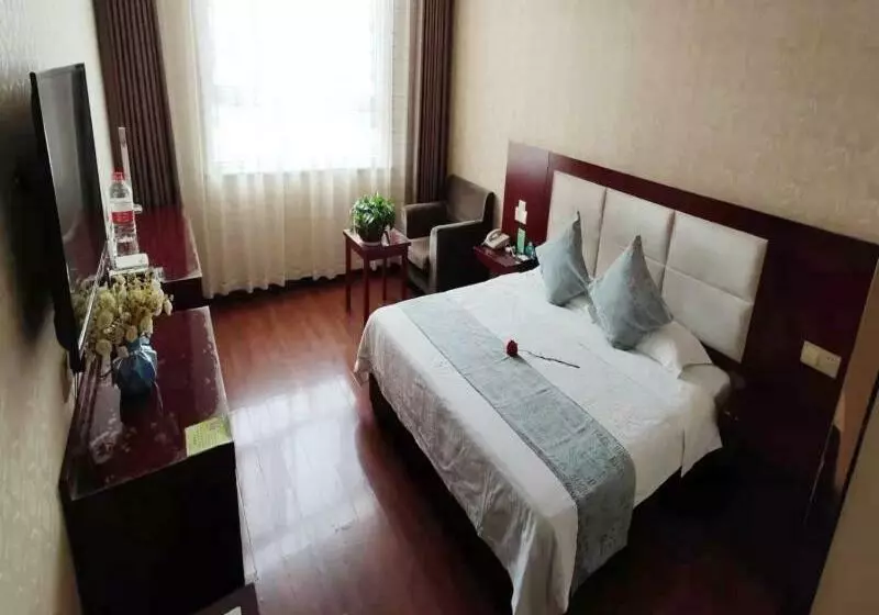 Hotelli Greentree Inn Gansu Jiuquan Guazhou Zhangzhi Park Express