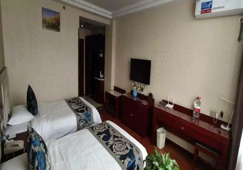 Hotelli Greentree Inn Gansu Jiuquan Guazhou Zhangzhi Park Express