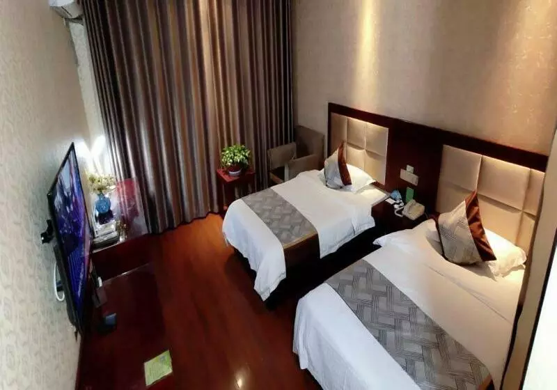 Hotelli Greentree Inn Gansu Jiuquan Guazhou Zhangzhi Park Express