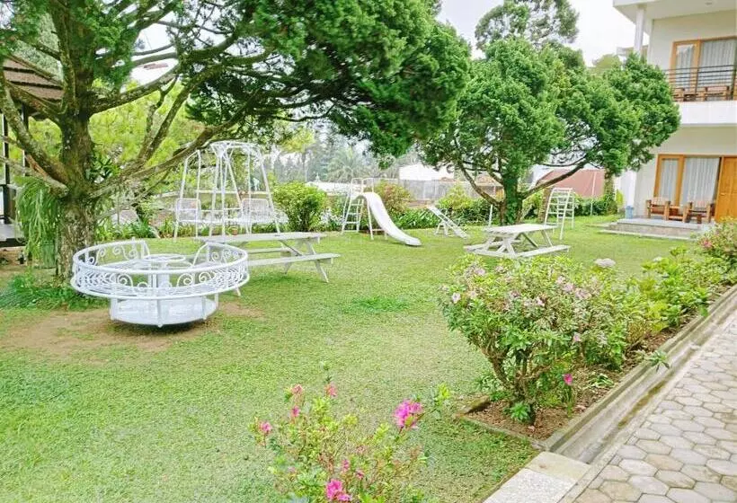 Hotelli Pondok Asri Tawangmangu