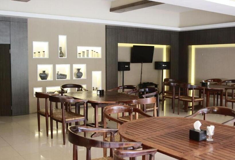 בית מלון כפרי Pondok Asri Tawangmangu