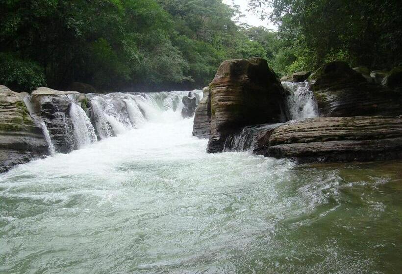 ペンション Hostal Ariantiy