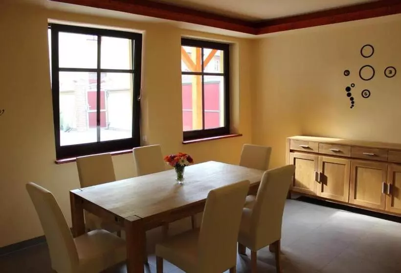 Majatalo L&l Skaters Home