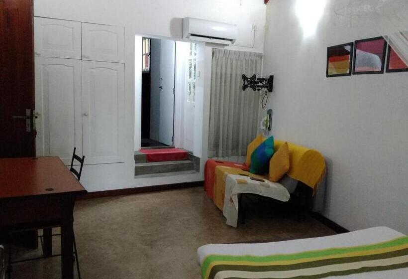 بنسيون Majestic Apartments