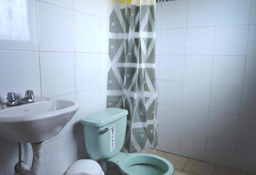 Pension Quilotoa Green Lake