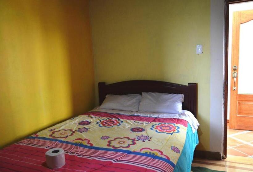 Pension Quilotoa Green Lake