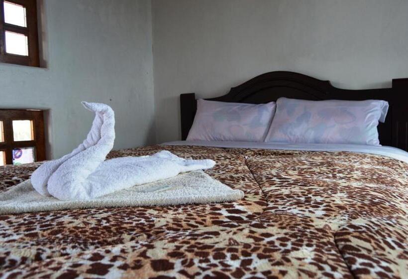 Pension Quilotoa Green Lake