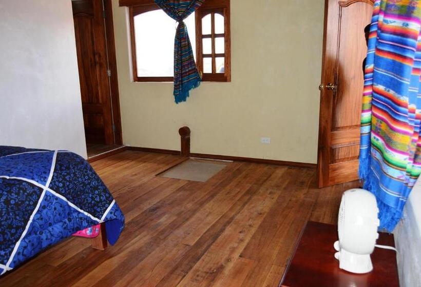 Pension Quilotoa Green Lake