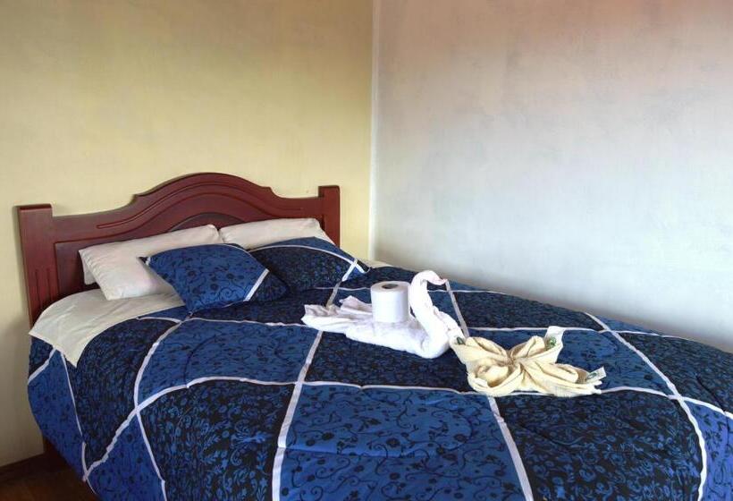 Pension Quilotoa Green Lake