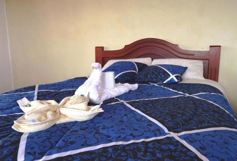 Pension Quilotoa Green Lake