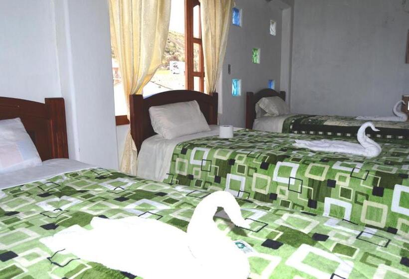 Pension Quilotoa Green Lake