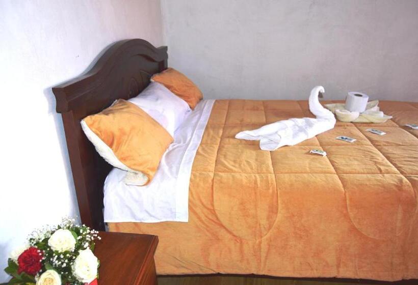 Pension Quilotoa Green Lake