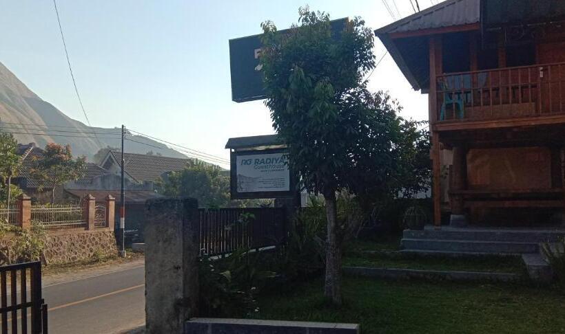 Пансион Radiya Guesthouse