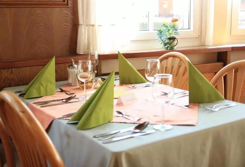 Retkeilymaja Gasthof Pension „zur Hammerschmiede“