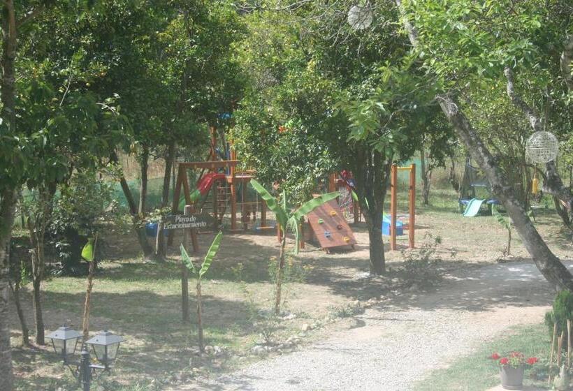 هاستل Zoila's Suite Escape