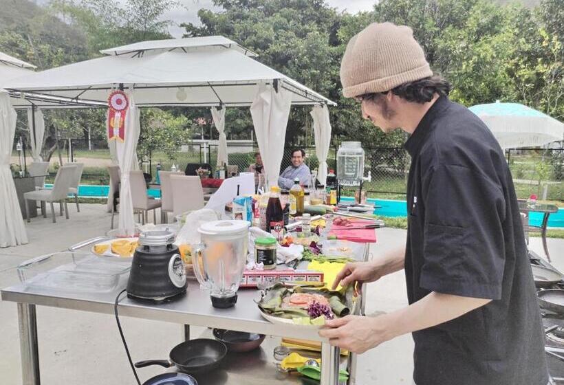 هاستل Zoila's Suite Escape