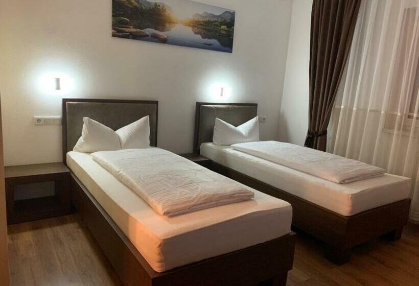 Bed and Breakfast Pension Leona