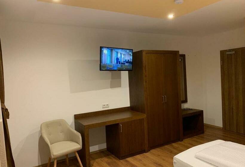 Bed and Breakfast Pension Leona