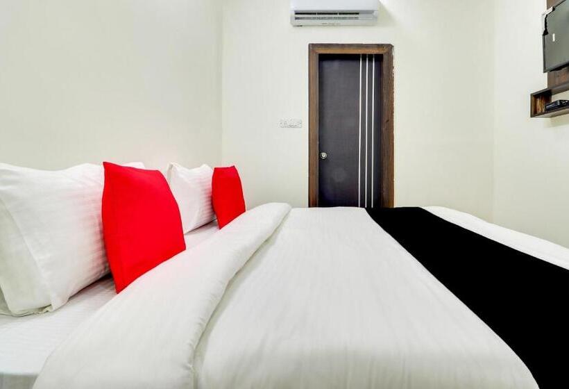 Hotel Collection O Pratik Inn