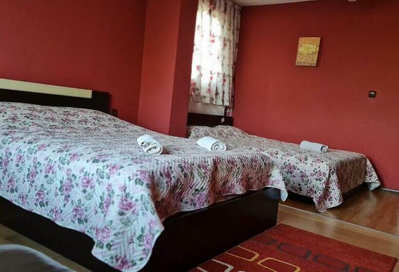 Отель Guest House Koleshevi
