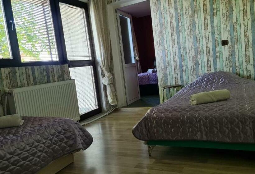 Отель Guest House Koleshevi