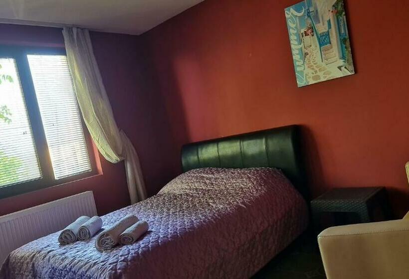 Отель Guest House Koleshevi