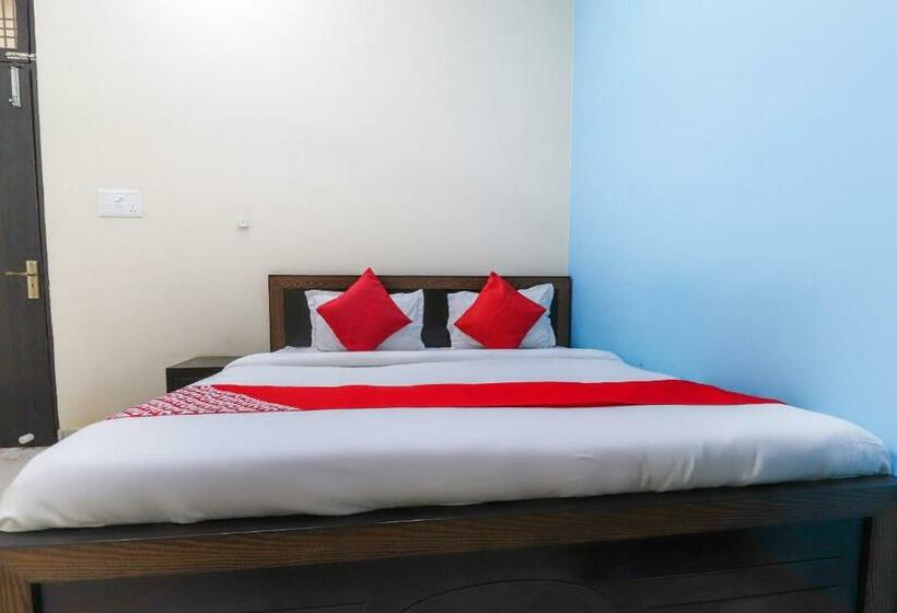 בית מלון כפרי Oyo 68456 Vansh Palace