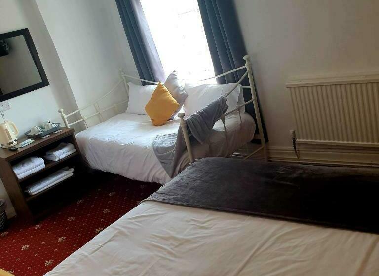 ホテル Poacher's Barn