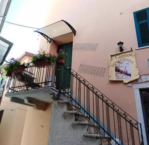 L ' Canton B & B