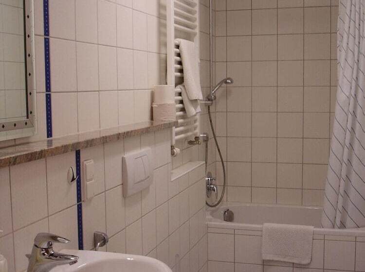 Пансион Fränkischer Gasthof Lutz