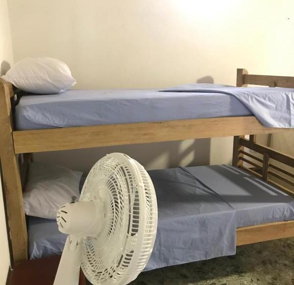 بنسيون Playa Samara Hostel