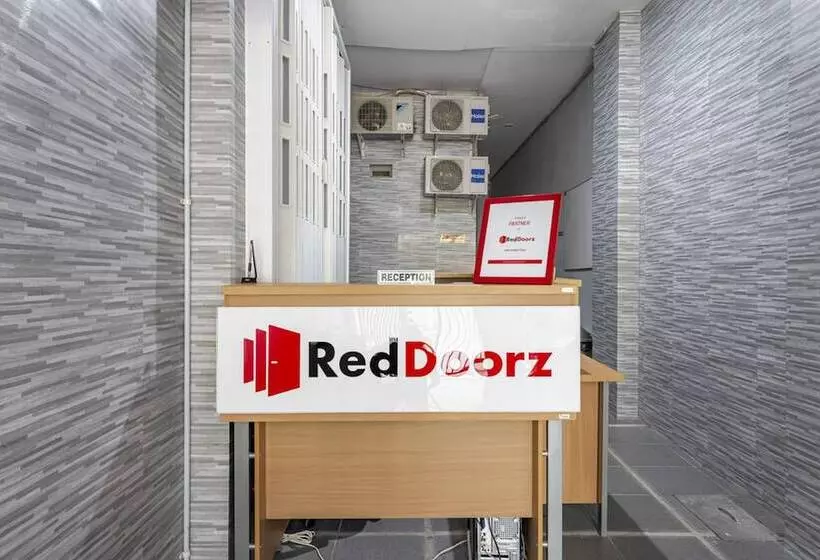 ペンション Reddoorz @ Jemursari Surabaya 2