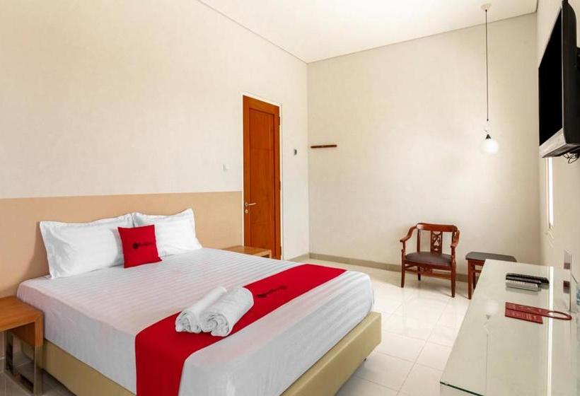 بنسيون Reddoorz Syariah @ Kebraon