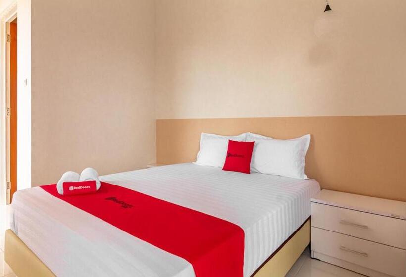 بنسيون Reddoorz Syariah @ Kebraon