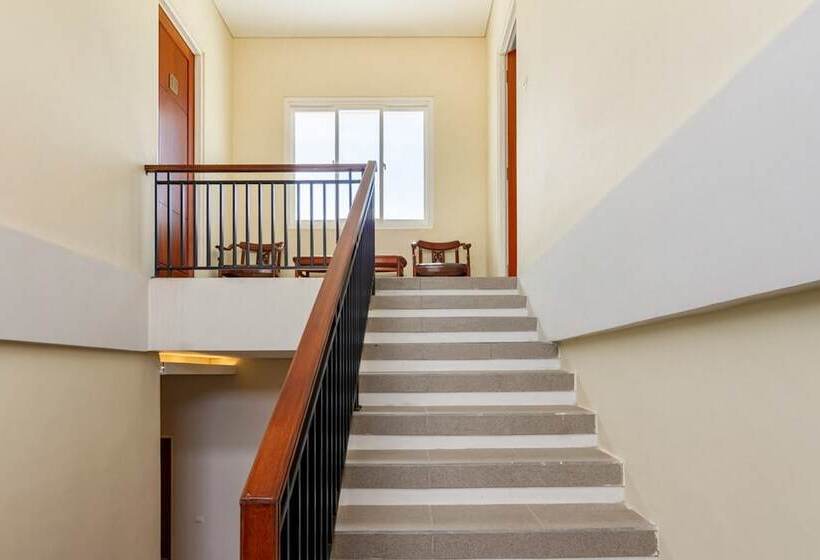 بنسيون Reddoorz Syariah @ Kebraon