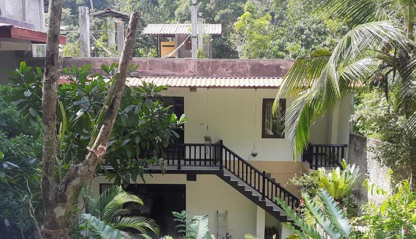 بنسيون Sinali Villa