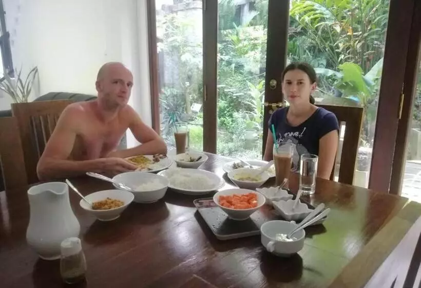 Majatalo Sinali Villa