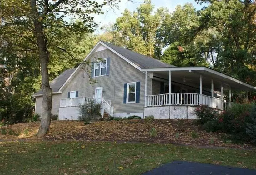 Serenity Hill Bed And Breakfast