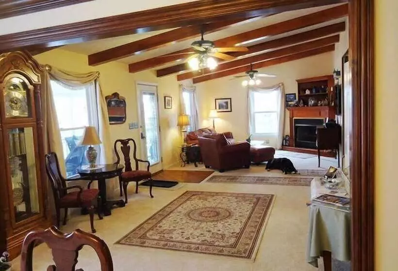 Serenity Hill Bed And Breakfast