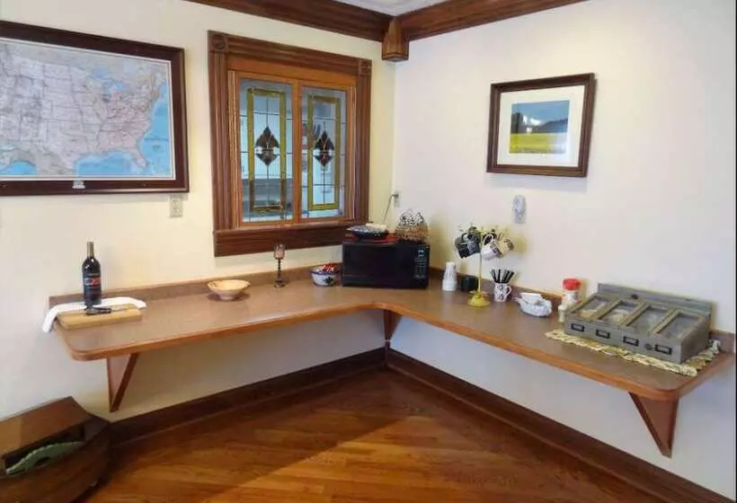 Serenity Hill Bed And Breakfast